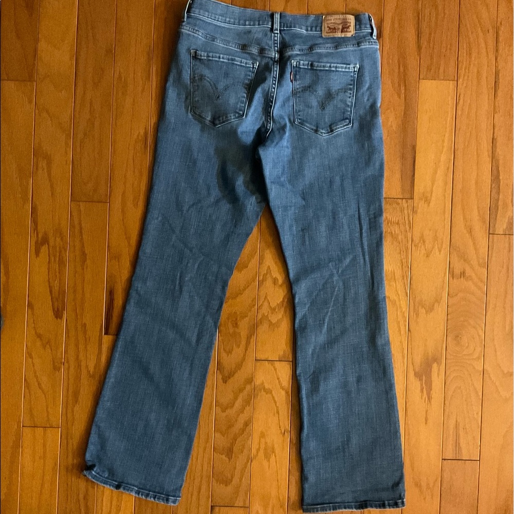 Levi’s’ Classic Boot Cut Zipper🪰Jeans! - Picture 8 of 13